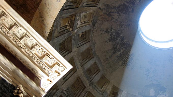 Licht in der Kuppel des Pantheon